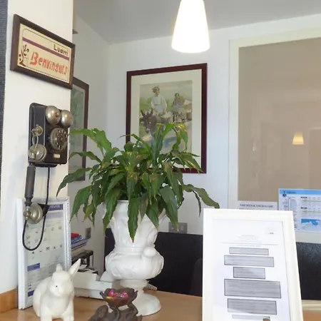 Cr Luarri 3* サン・セバスティアン