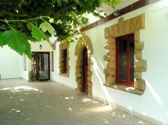 Cr Luarri Guest house