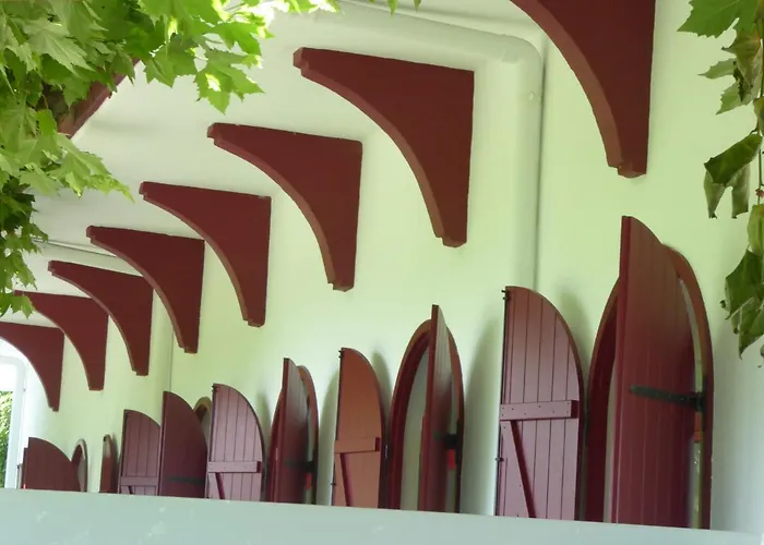 Guest house Cr Luarri 3*