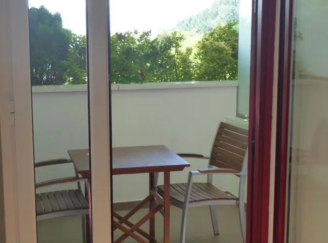 Cr Luarri Guest house